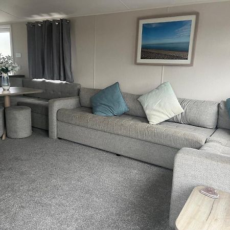 Sky By The Sea Hotel Уитстейбъл Екстериор снимка