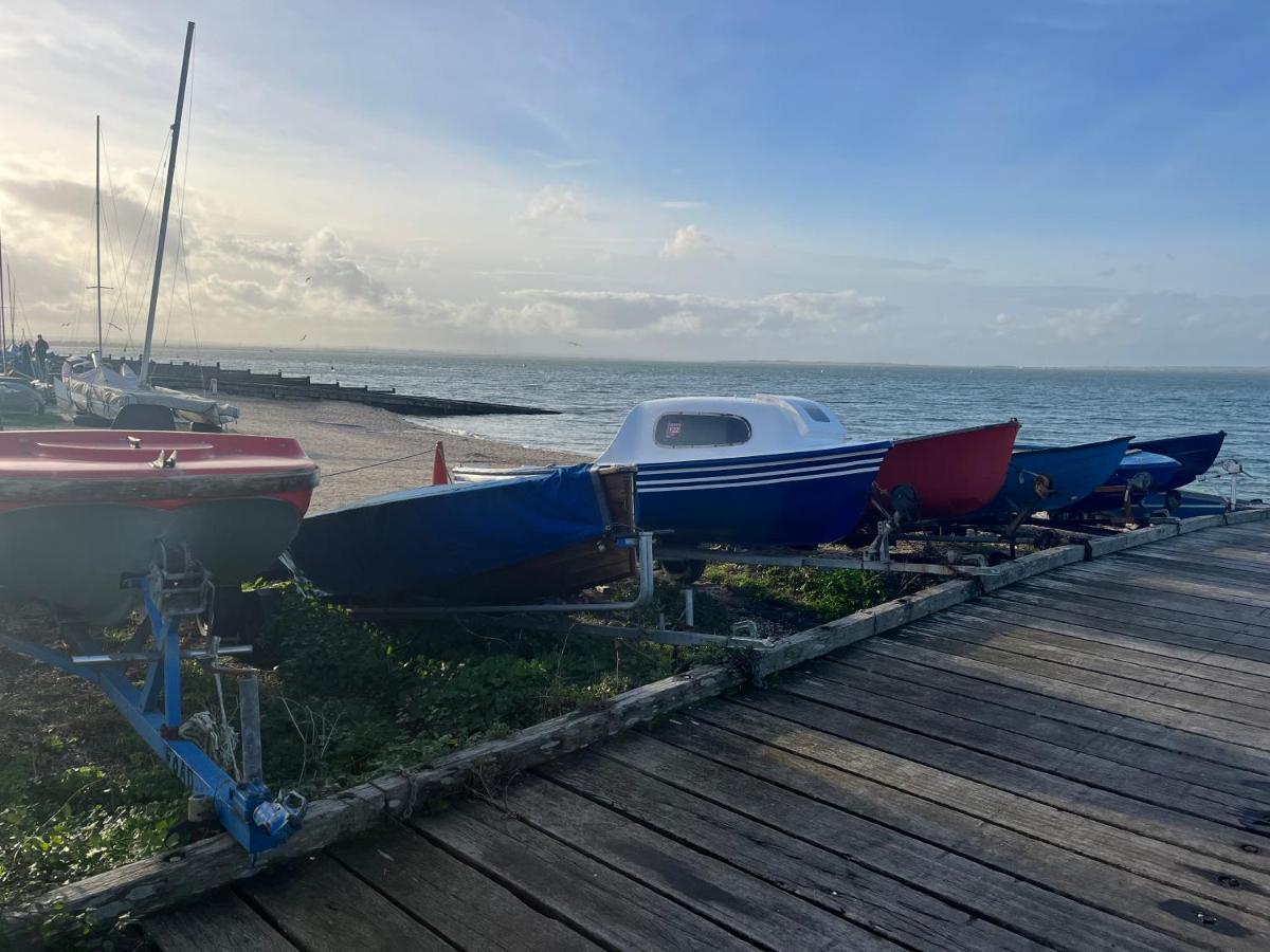 Sky By The Sea Hotel Уитстейбъл Екстериор снимка